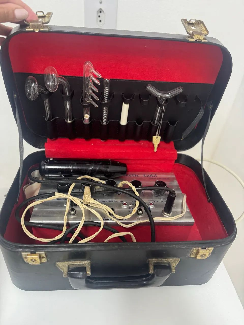 Carrinho para estética com 2 aparelhos para rosto - Foto 2