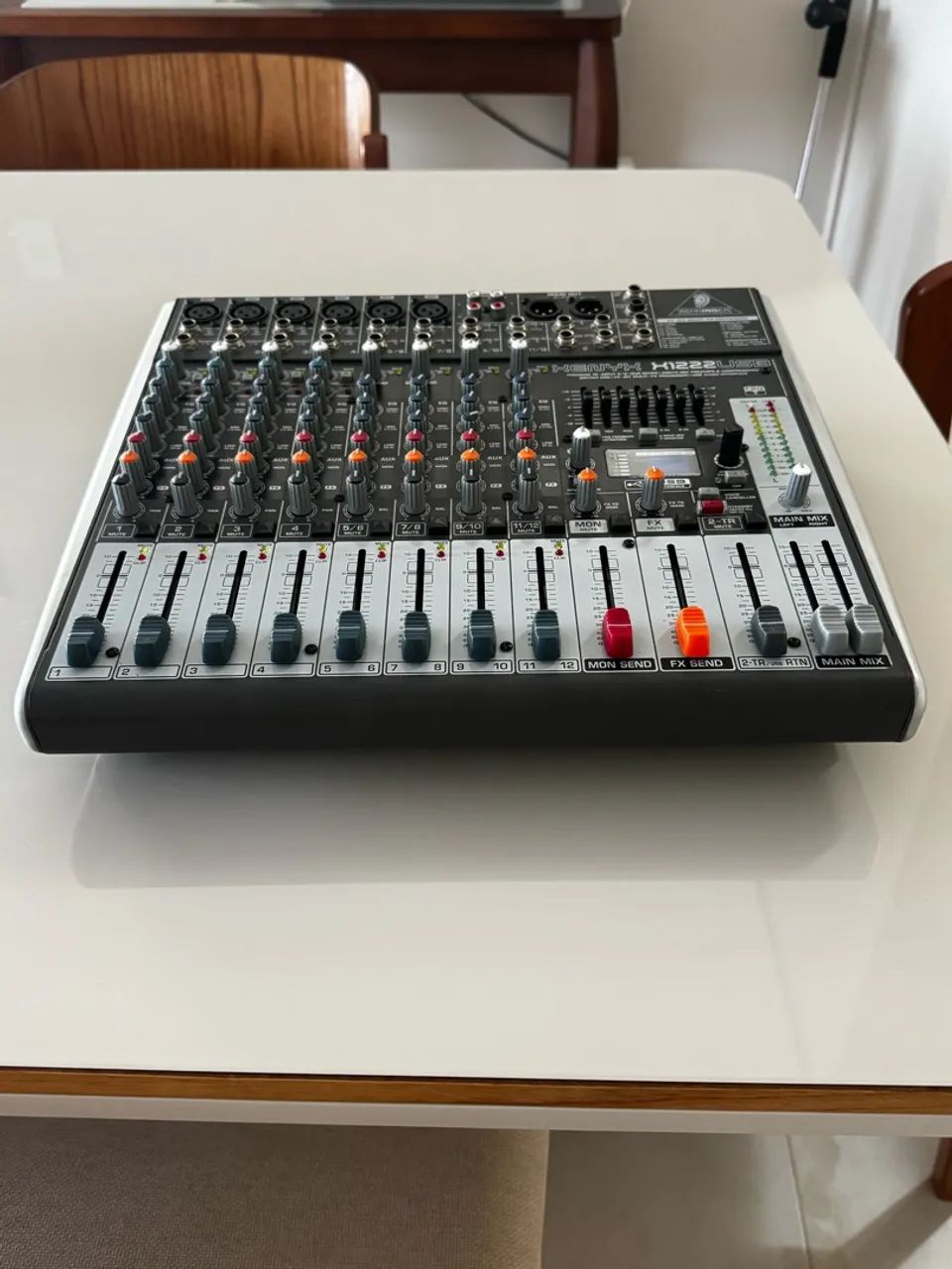 Mesa de Som Behringer Xenyx X1222USB - Foto 3