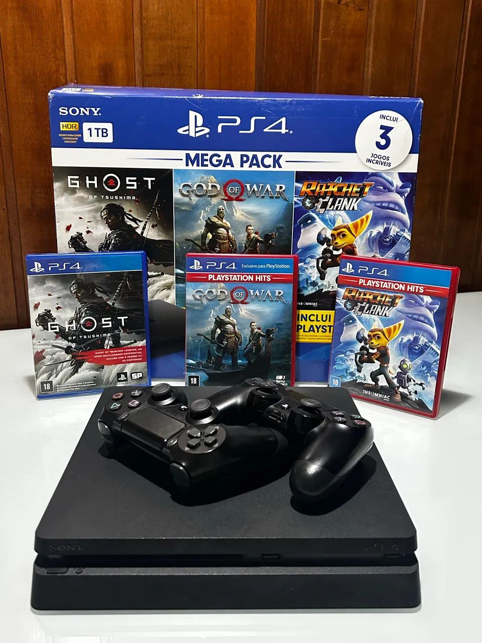 PS4 em ótimo estado + 2 controles + jogos + caixa original
