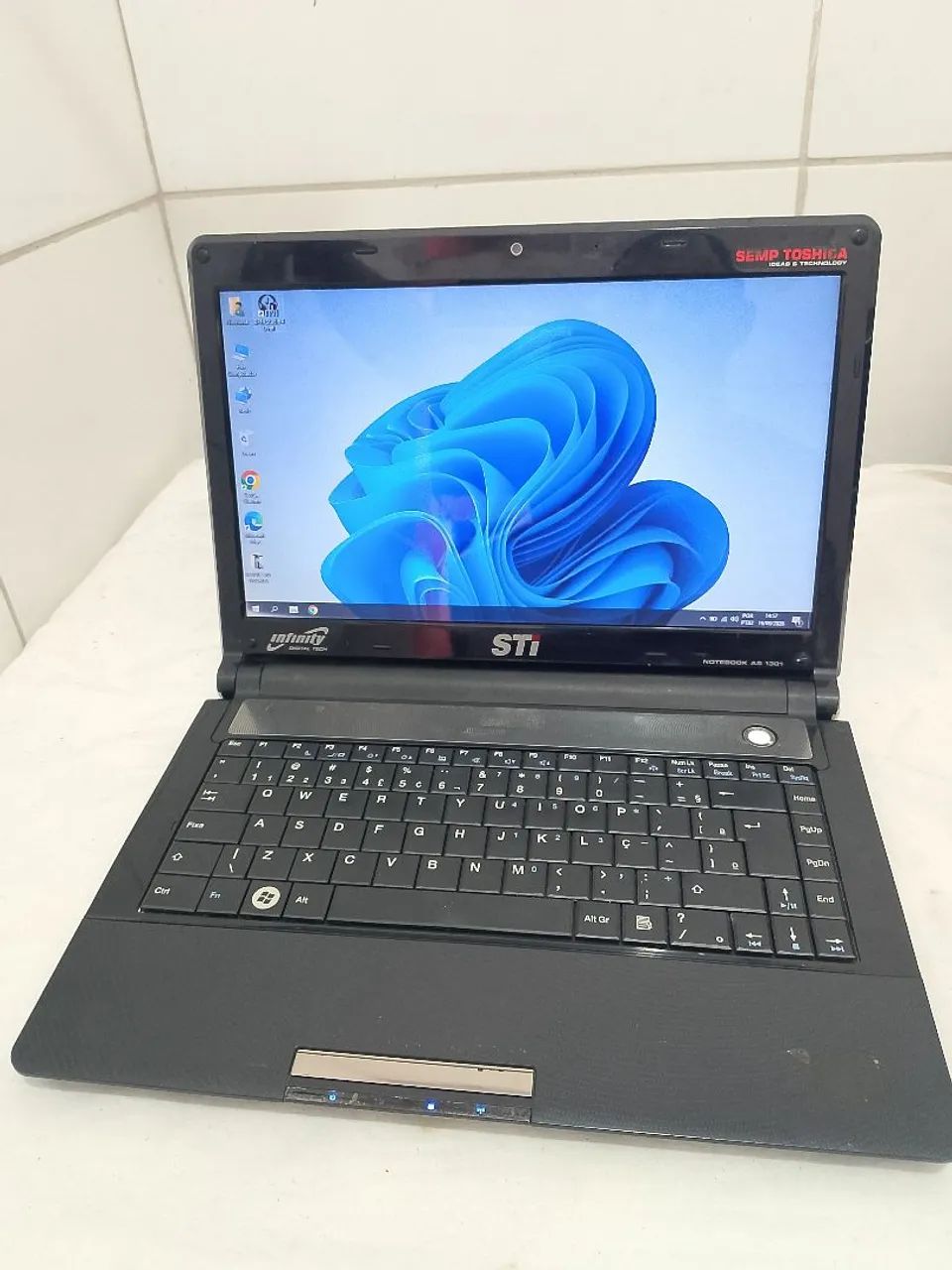 Notebook Core i3 4gb HD de 500gb windows e pacote office 