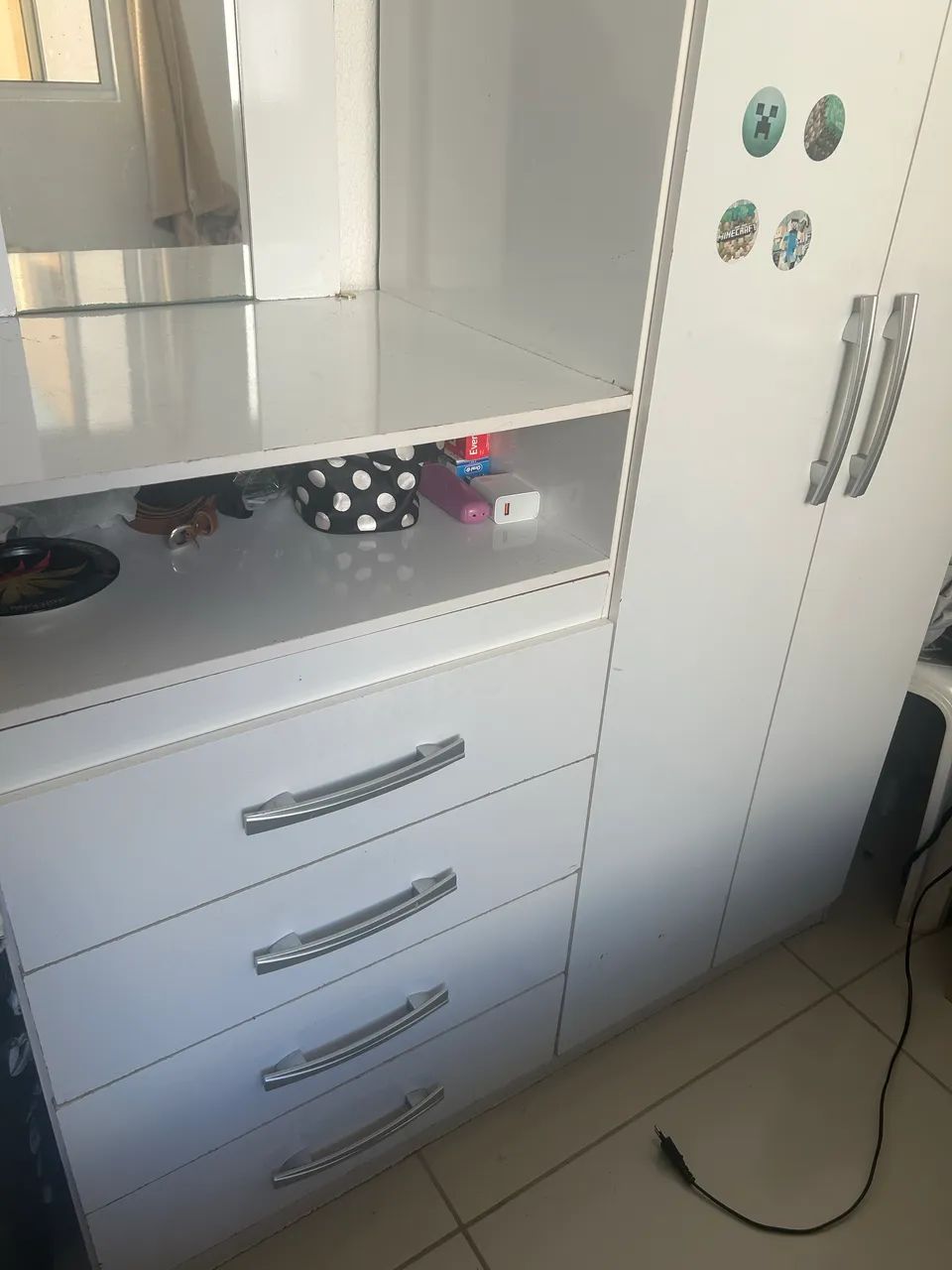 Armário duas portas e 4 gavetas - Foto 3
