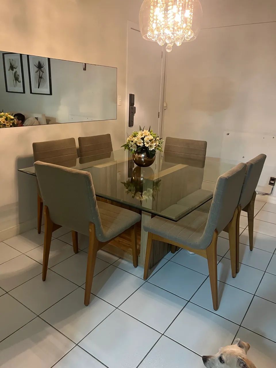 Vendo mesa com 6 cadeiras seminovas - Foto 3
