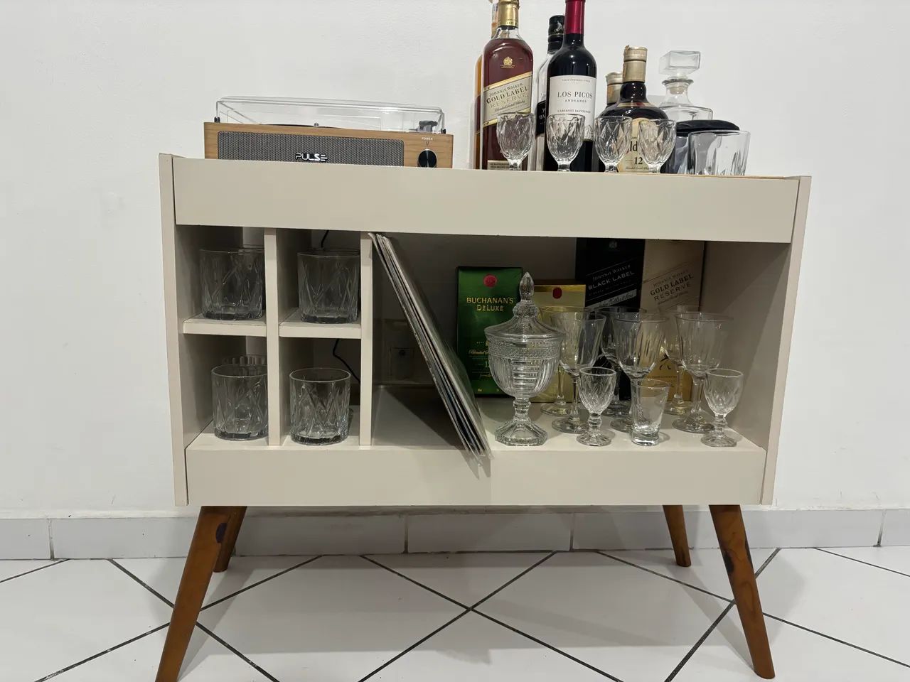 Mini bar cantinho do café móvel aparador