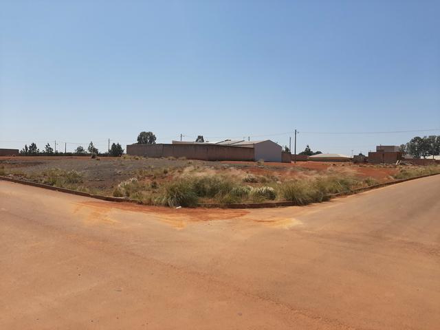 Terreno de esquina 366 m² no Jardim Santa Regina - bairro Cascavel. Guarapuava PR