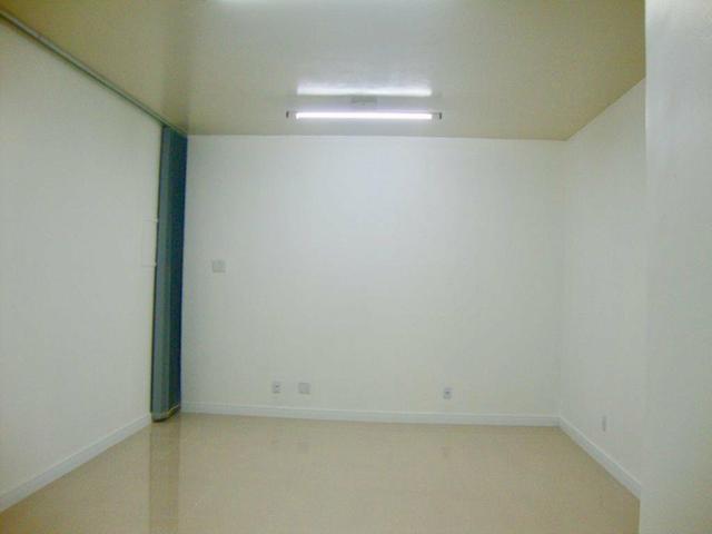 Sala Renascença R$ 900,00 próx Shopping Tropical, cond incluso - Foto 3