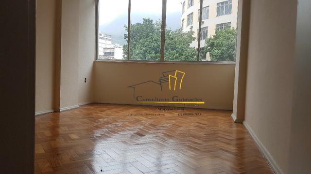 Ml - 3 Quartos Tijuca com dependência - Rua Uruguai ao lado do metrô - Foto 2