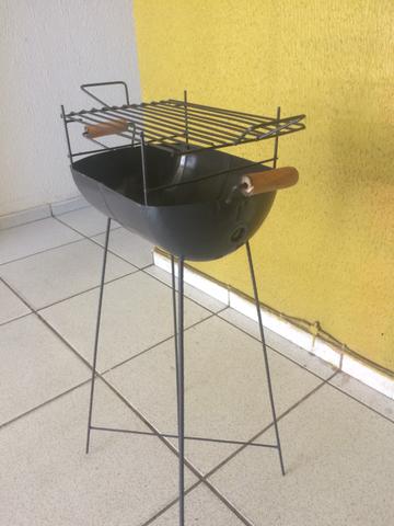 Churrasqueira com pé - Foto 2