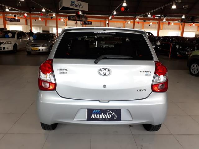 TOYOTA ETIOS HB XS 15 - Foto 5