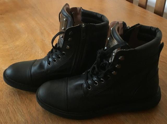 Bota coturno Guess tamanho 44