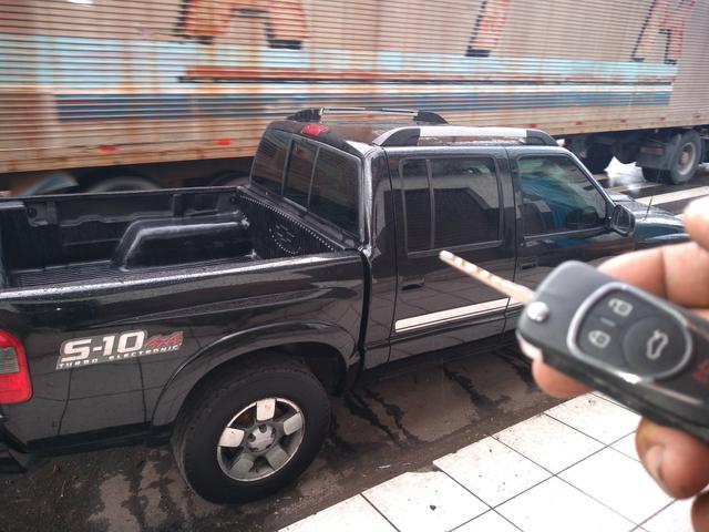 Vendo S10 executiva diesel 4x4 - Foto 6