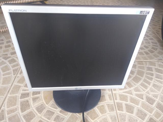Monitor LG para consertar - Foto 3