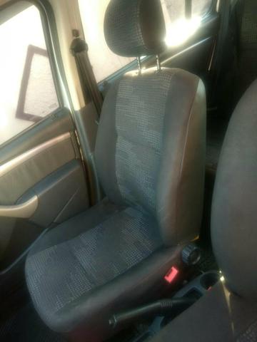 Sandero 12 1.6 8v flex com gnv - Foto 2