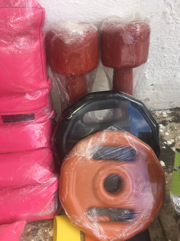 Melhor preço ! Barras / Caneleiras / Step / Tudo pra treinar em casa - Foto 2