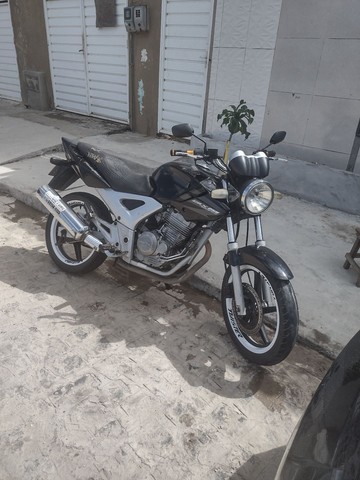 MOTO TWISTER ANO 2008