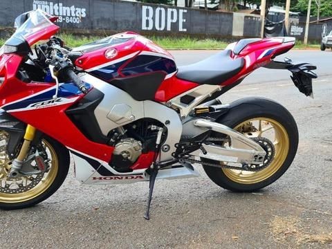 HONDA CBR 1000RR FIREBLADE