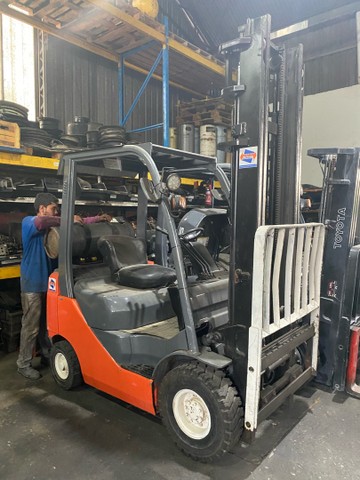Empilhadeira Toyota 8FG18 2019 2200h - Foto 2