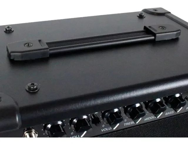 Amplificador Yamaha GA Series GA-15 para guitarra de 15W cor preto - Foto 3