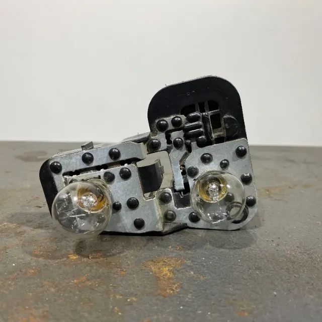 Socket Da Lanterna Esquerda Da Mala Renault Fluence 2012