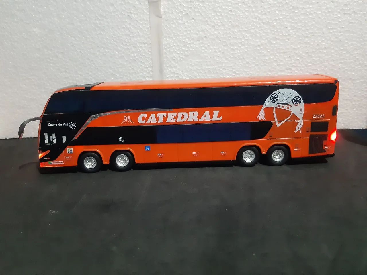 Ônibus de Brinquedo Catedral - Escala 1:43 - Foto 5