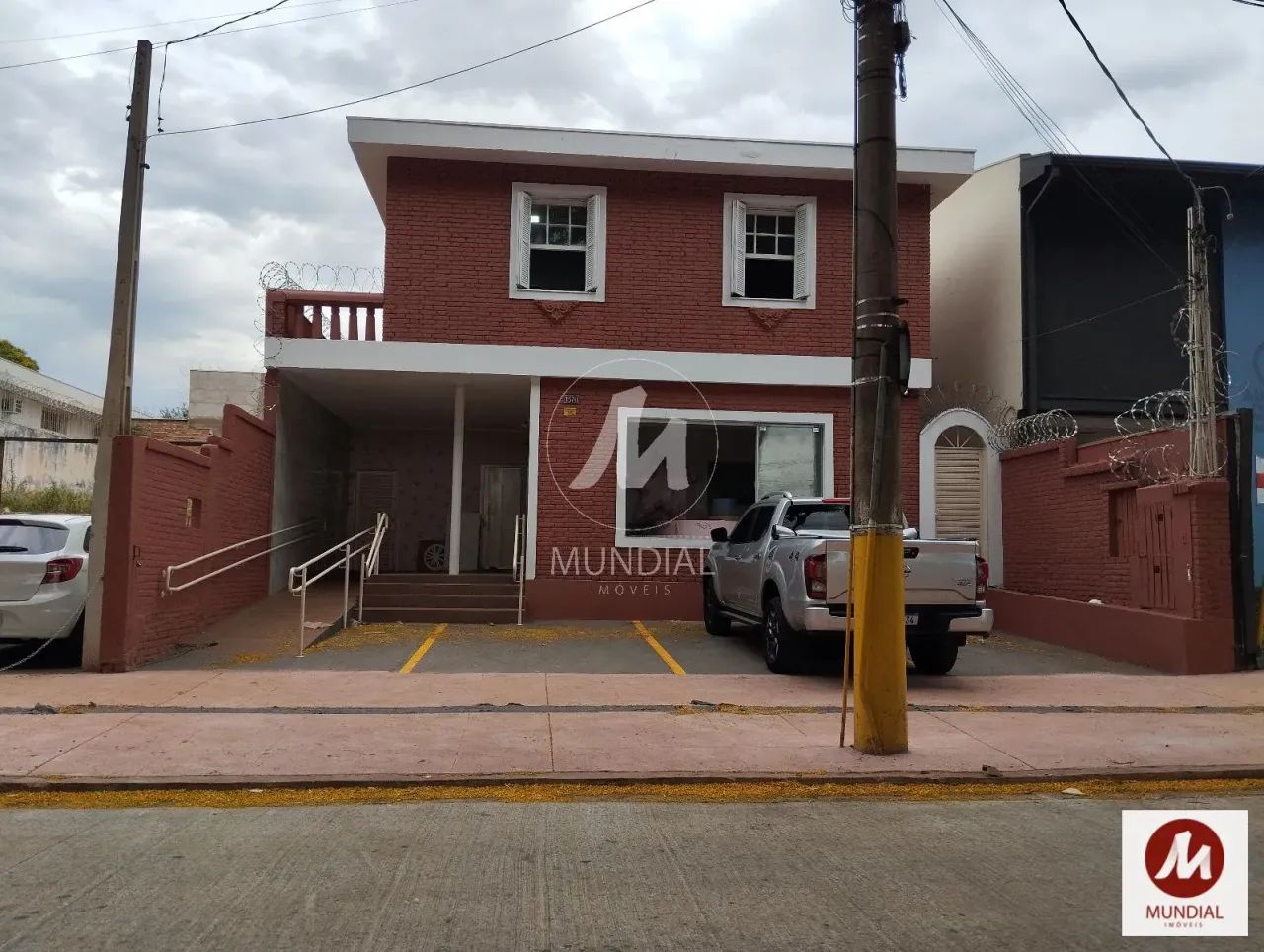 Casa (sobrado na rua) 4 dormitórios/suite, cozinha planejada