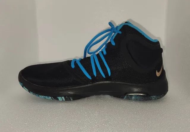 tenis nike versitile 4