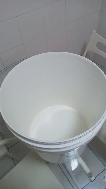 Balde alimentício 30 litros - Foto 2