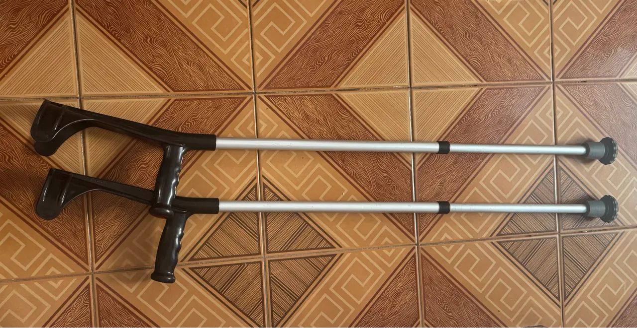 Muletas em excelente estado