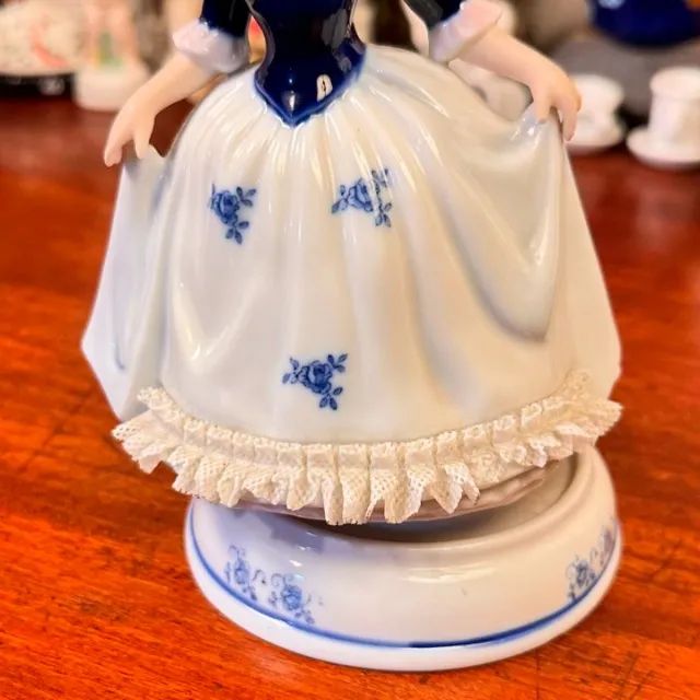 Bibelô em fina porcelana estilo inglês. - Foto 4