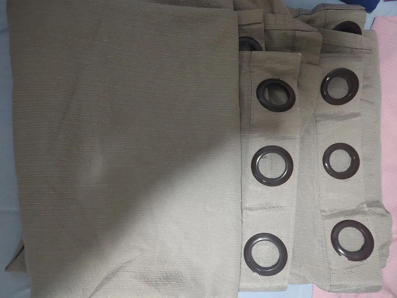 Cortina Bege com Ilhós 