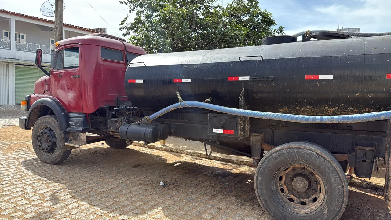 Caminhão Pipa - Perfeito para Transporte de Água