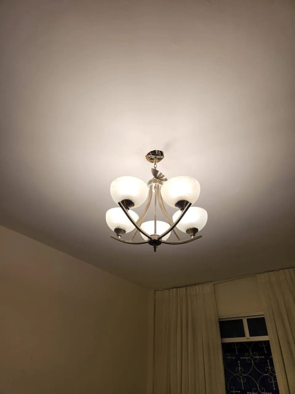Lustre Clássico para Sala de Estar