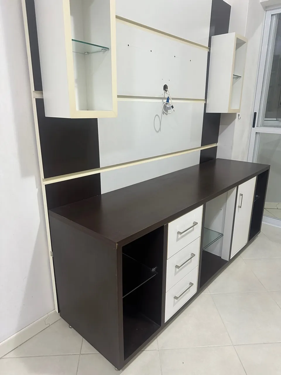 Painel para TV com Rack e Gavetas