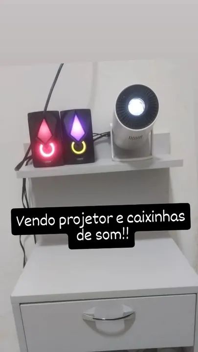 Projetor e Caixas de Som