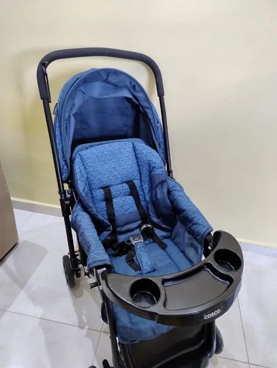 Carrinho de bebê+ bebê conforto Cosco  azul - Foto 2
