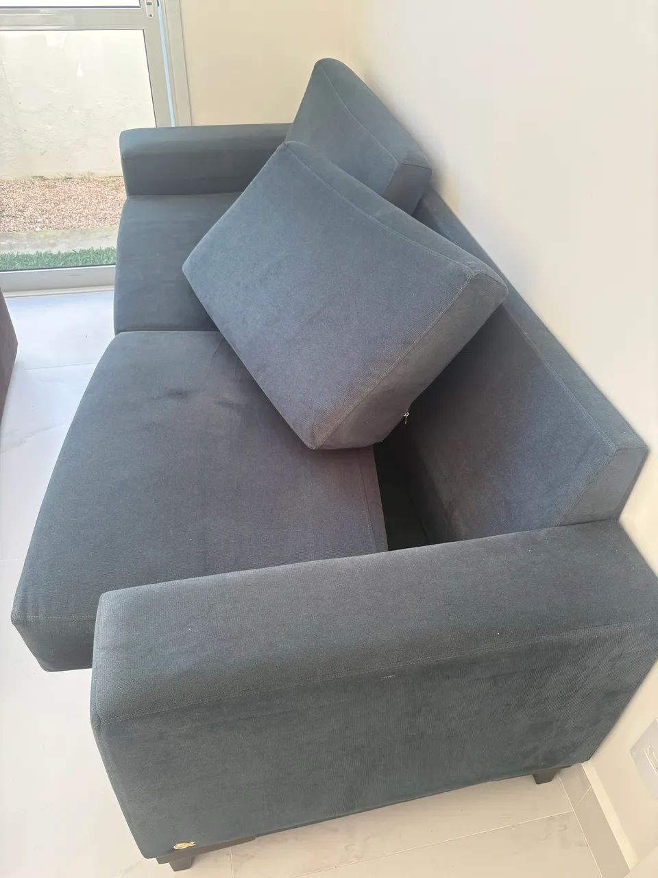 Sofá almofadas com molas 3 lugares - Foto 3