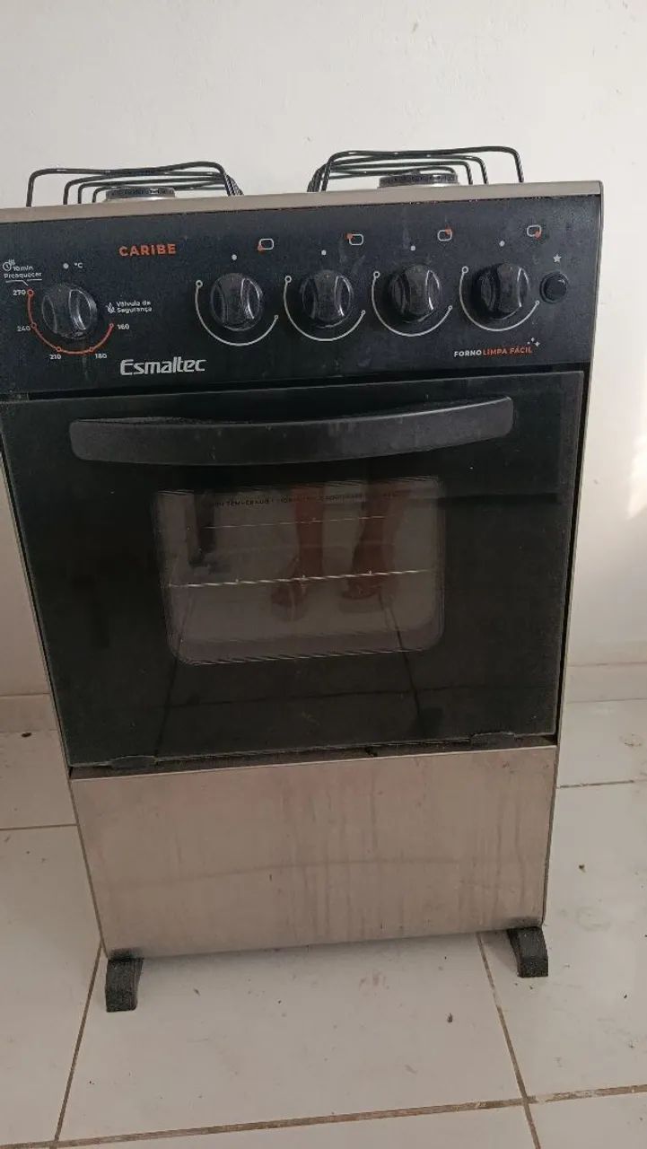 Fogão Esmaltec 4 bocas, acendimento automático, funcionando perfeitamente 
