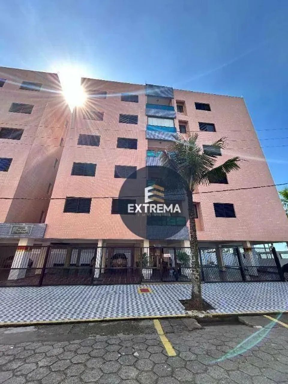 Apartamento em Praia Grande a venda de 1 Dorm com Vista Lateral para o Mar  Apenas R$160 m