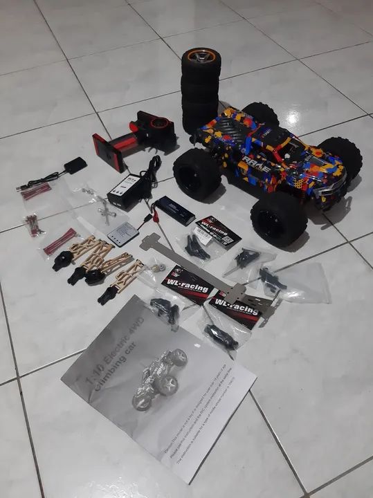 Wltoys 104016 c/ 3 baterias e Upgrades. Seminovo!!!!