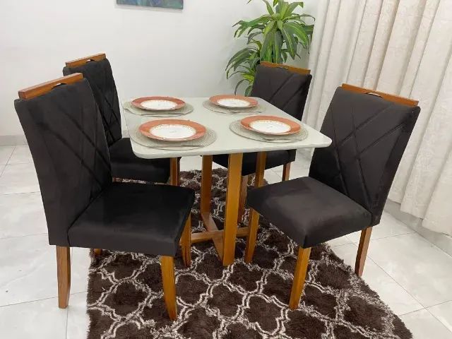 Mesa de Jantar 90x90cm Com 4 Cadeiras