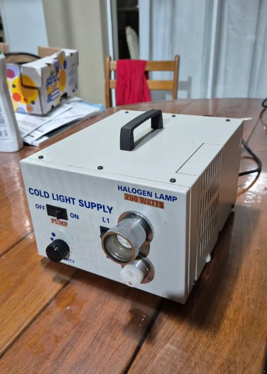 Fonte de Luz Fria Halógena 250W - Foto 4