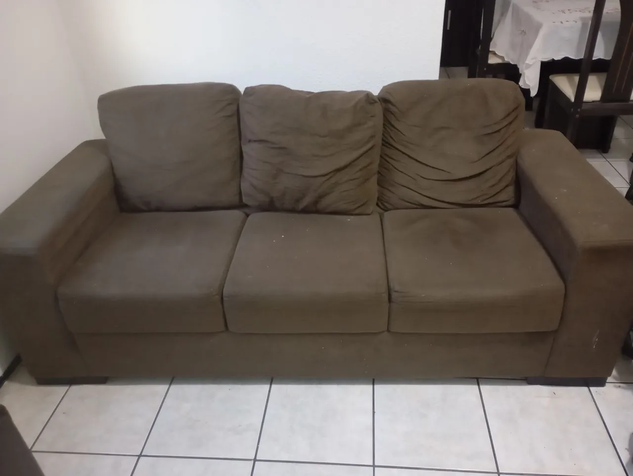 Sofá 3 Lugares Marrom