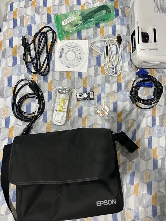 Projetor profissional EPSON LCD H553A - Foto 3