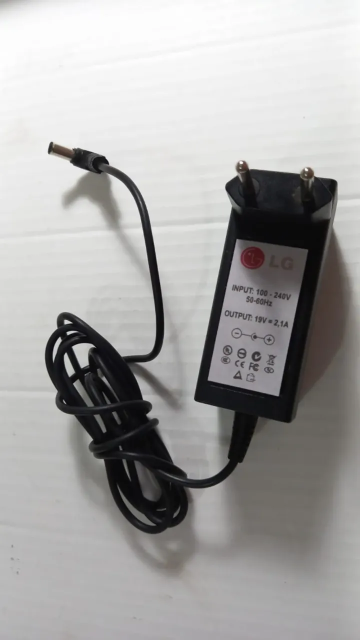 Fonte Para Monitor E Tv LG 19v Volts 2,1a Amper Bivolt