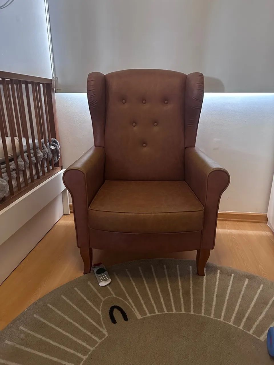 Poltrona e Puff couro Marrom - Foto 3