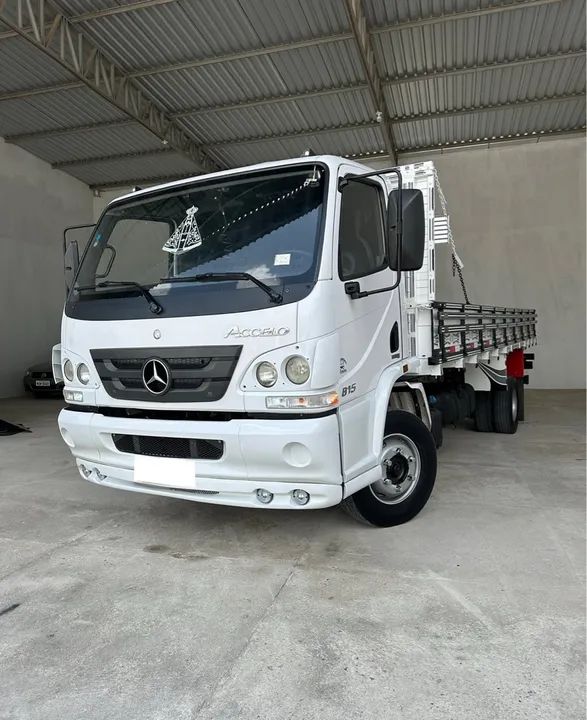 Mb Accelo 815  Carroceria 