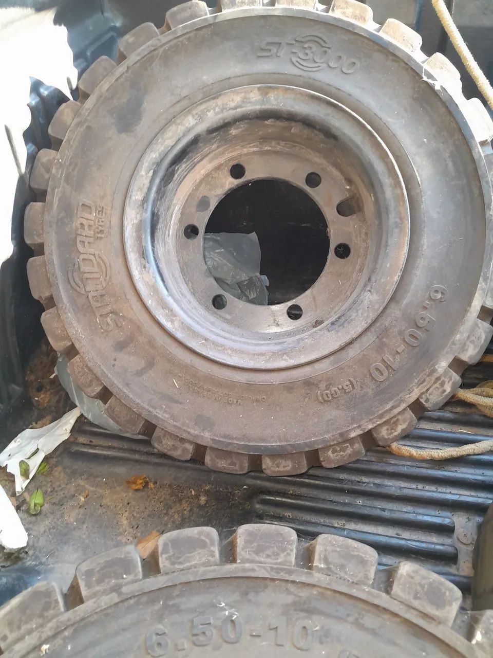 Pneu para Empilhadeira Standard Tyres ST-3000 - Foto 5