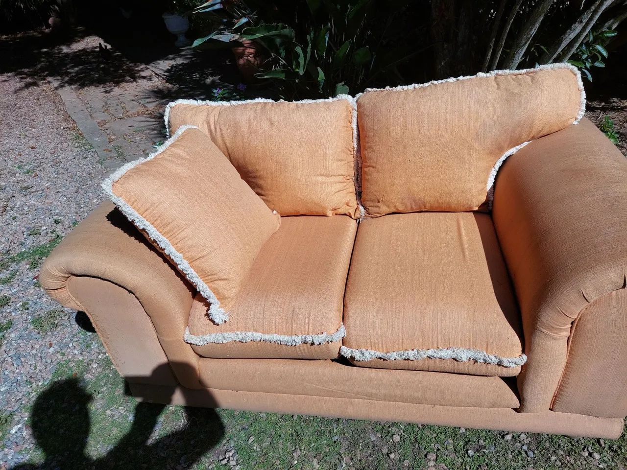 Sofá 2 Lugares com Design Clássico - Foto 2