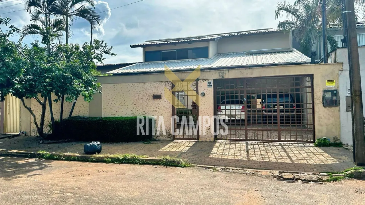 SOBRADO ESPAÇOSO NA 108 NORTE