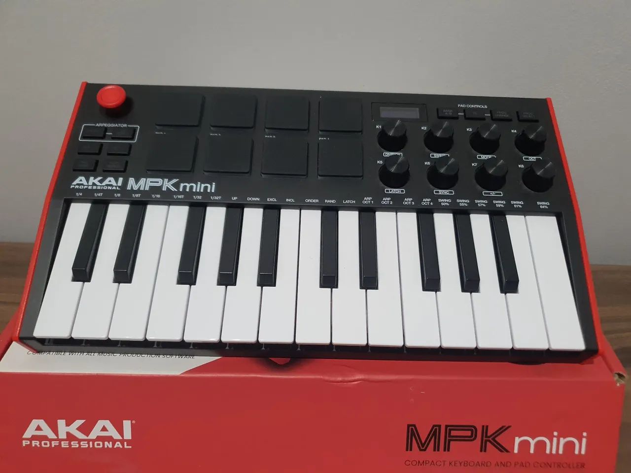 Teclado Controlador Akai MPK Mini