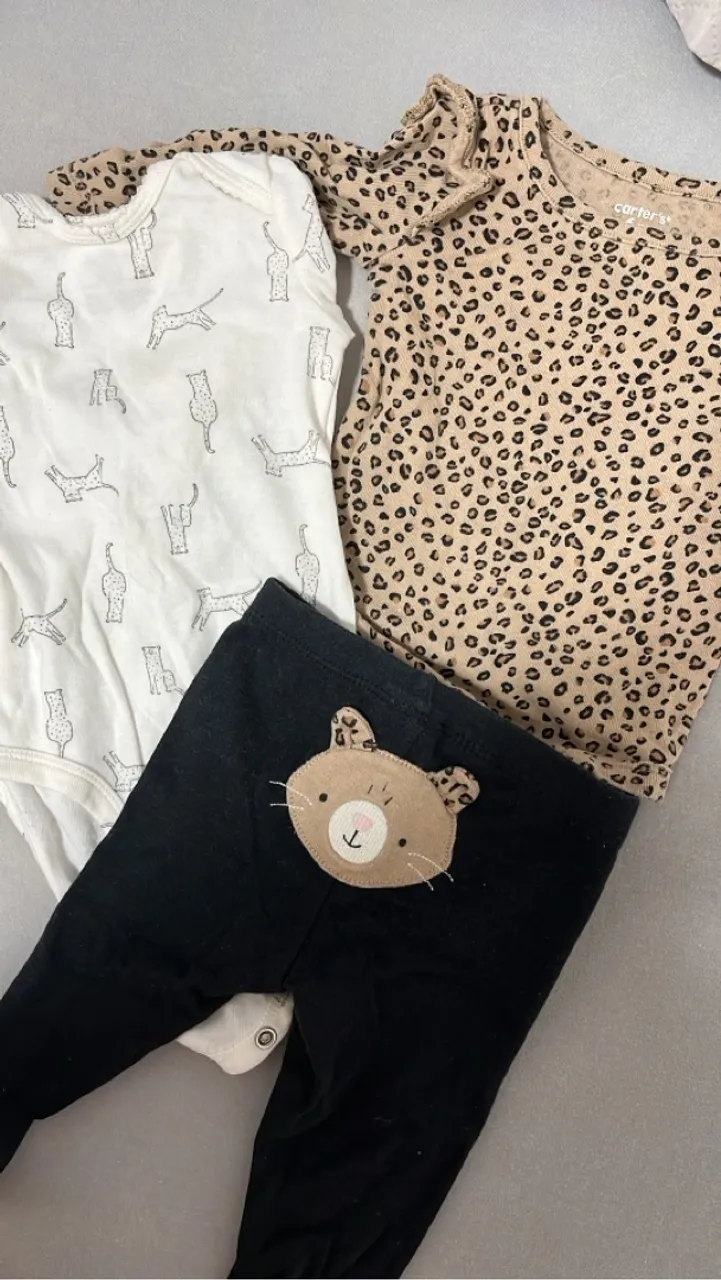 Conjunto Infantil Carter's: Body, Camiseta e Calça